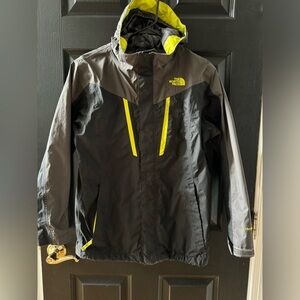 Boys Sz Large (14-16) The North Face rain jacket